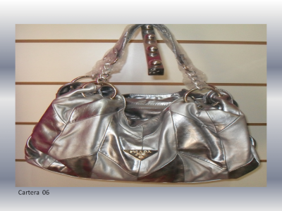 Cartera Prada Color Plateada